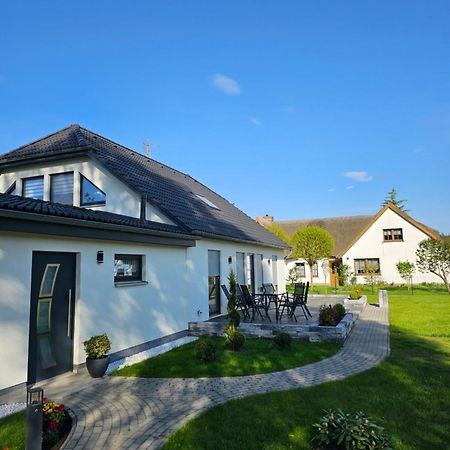 Apartamento Haus Am Bodden Fuhlendorf  Exterior foto